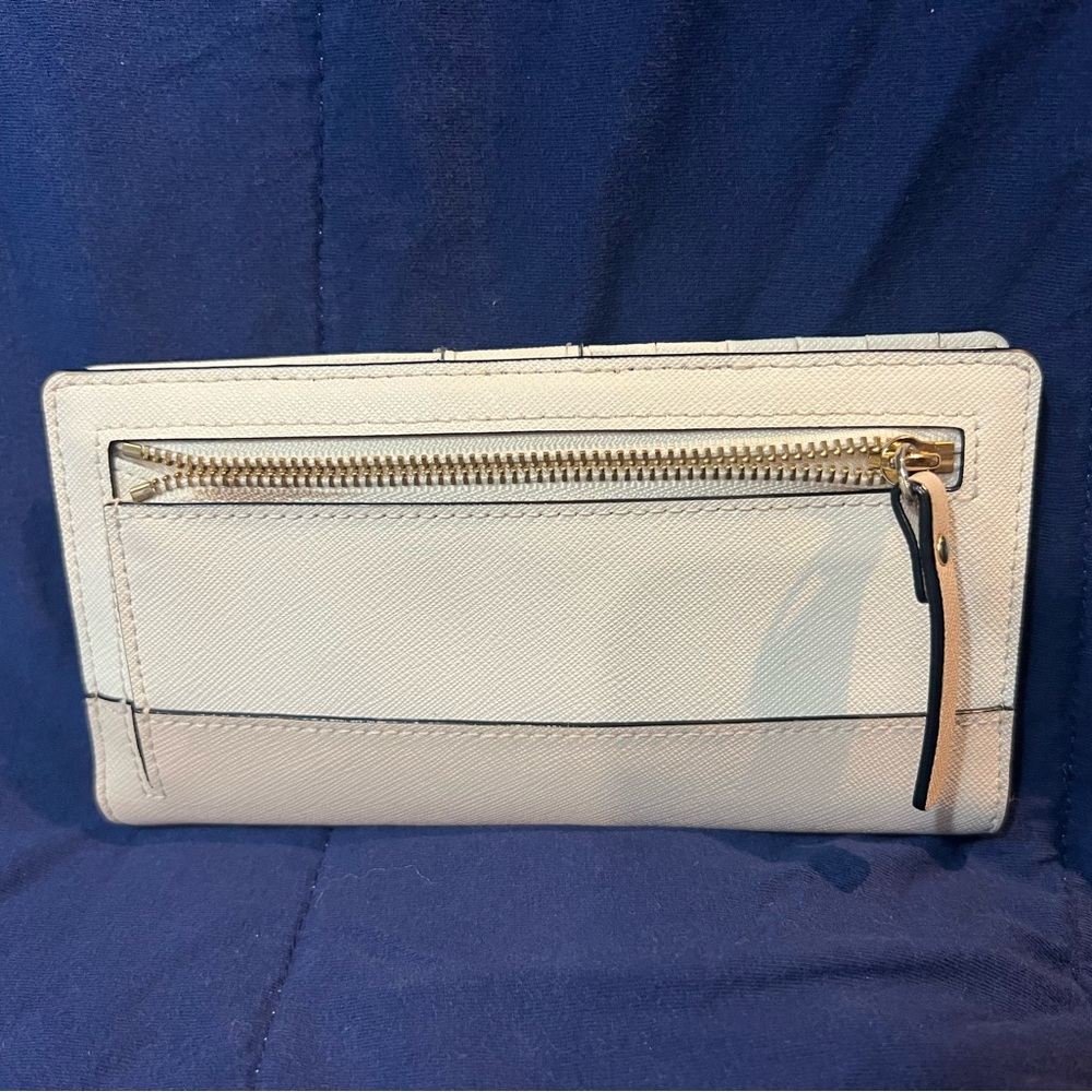 Kate Spade ♠️ Wallet - Picture 2 of 6